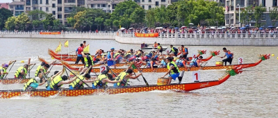 众人划桨、龙舟竞渡！快看，泗泾塘上赛龙舟啦！